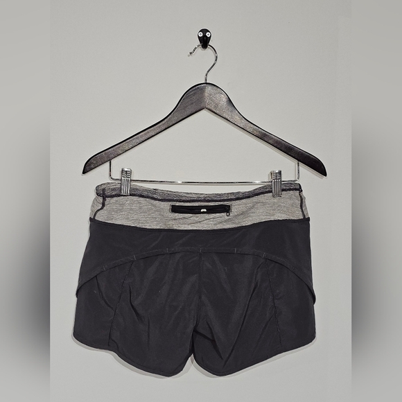 Lululemon Athletica Women’s Running Shorts Gray Stretch Zip Pocket Size 6 - Picture 2 of 3